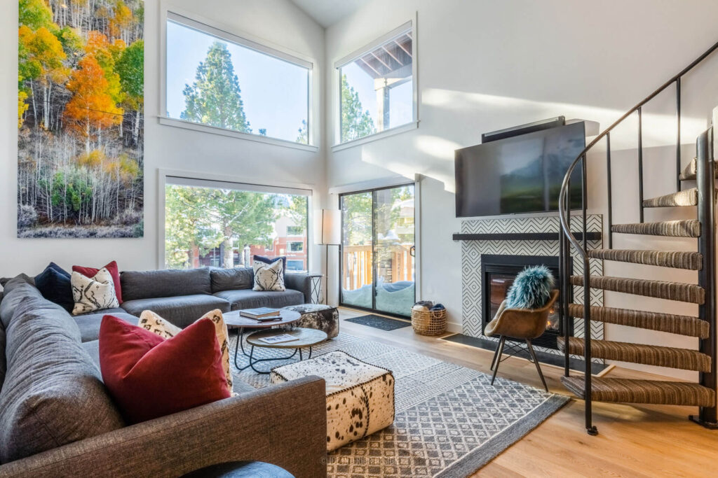 AIRBNB Mammoth Summit Condos living window view after