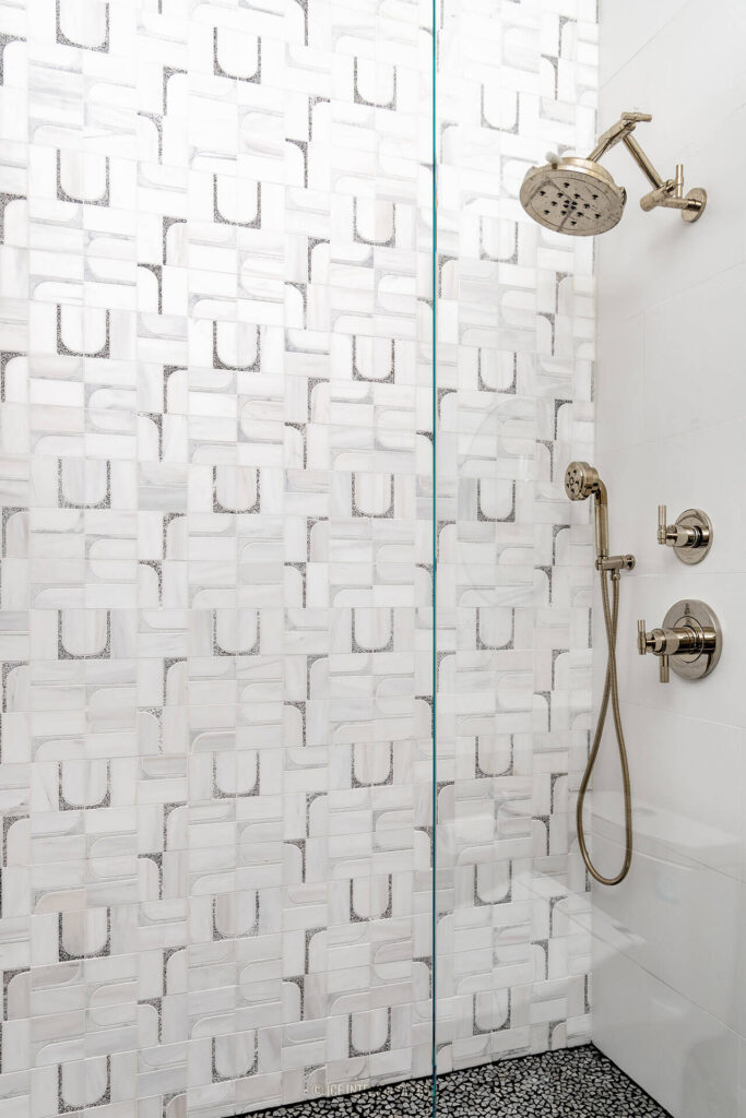 5 UT Golf Club guest bath 3